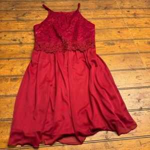 A.‎ Byer Red Lace Sequin Cocktail Dress Sleeveless Keyhole Neck Size 5